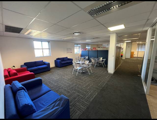 1,194M² OFFICE TO LET IN CENTURY CITY
